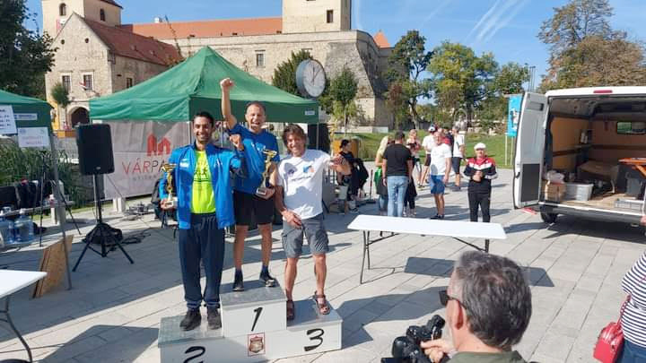 Podium la unguri