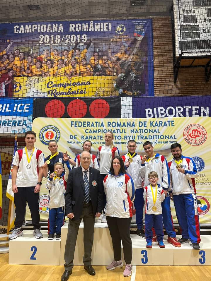 Poli Karate – pe doua „fronturi” 