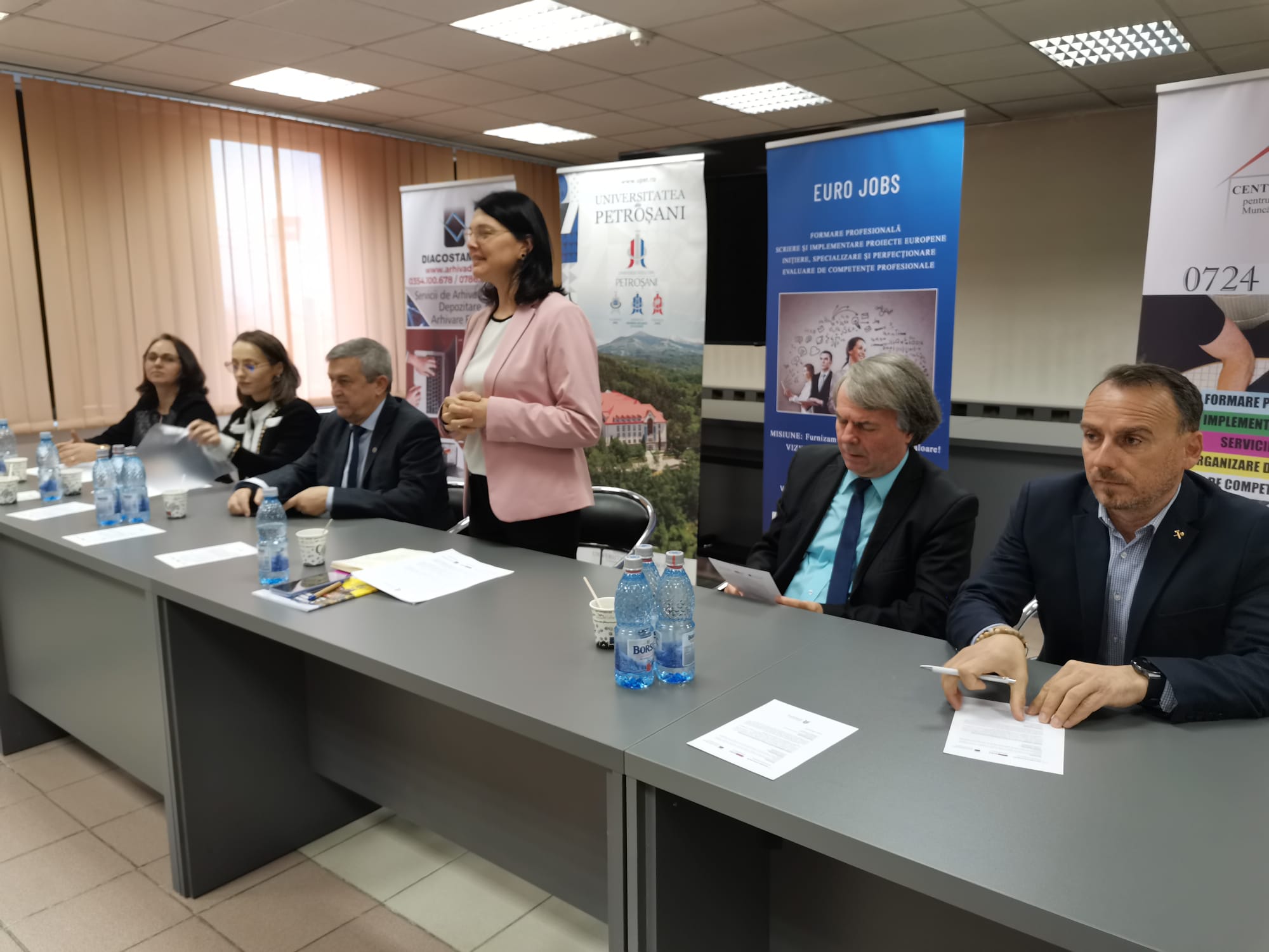 Universitatea din Petrosani - parteneriat pentru excelenta. Burse si locuri de munca asigurate pentru studentii interesati