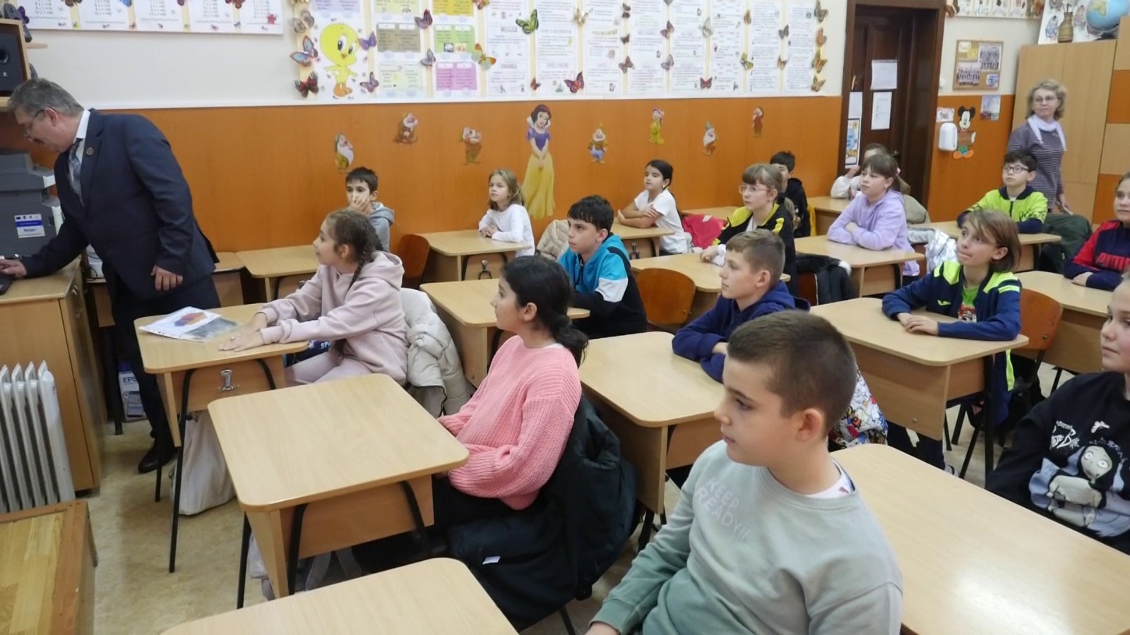 Elevii s-au intors in banci. Cand e urmatoarea vacanta?