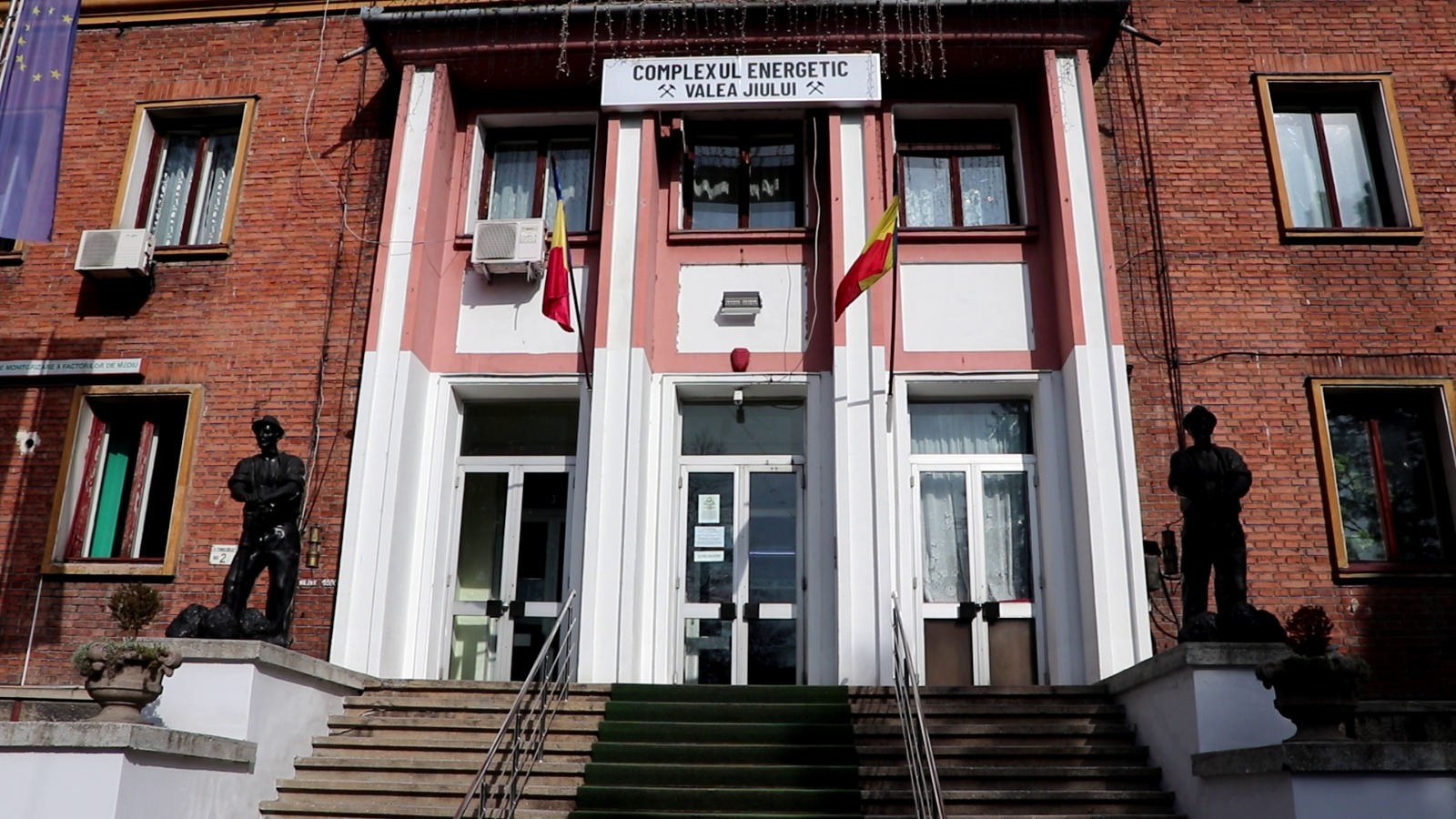 Pentru ca e greu cu carbunii / CEVJ vrea consultanta externa pentru gaz si paraie. Cand va demisiona Durbaca?