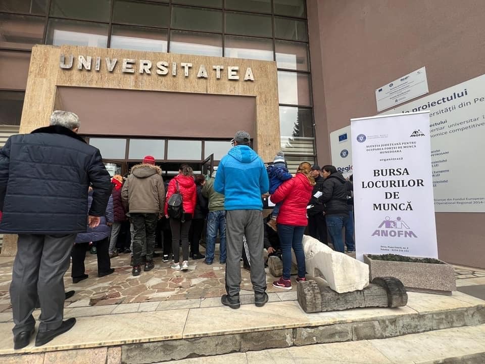 La Bursa Martisorului 2024 / 10% dintre participanti au fost angajati pe loc
