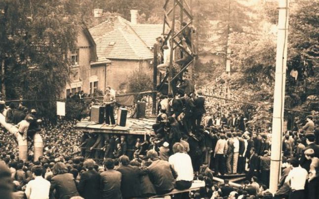 Cartea lui Marian Boboc dedicata revoltei muncitoresti anticomuniste din 1977 a ajuns la Washington, la Vladimir Tismaneanu: / Istoria onoarei la romani: Lupeni 77