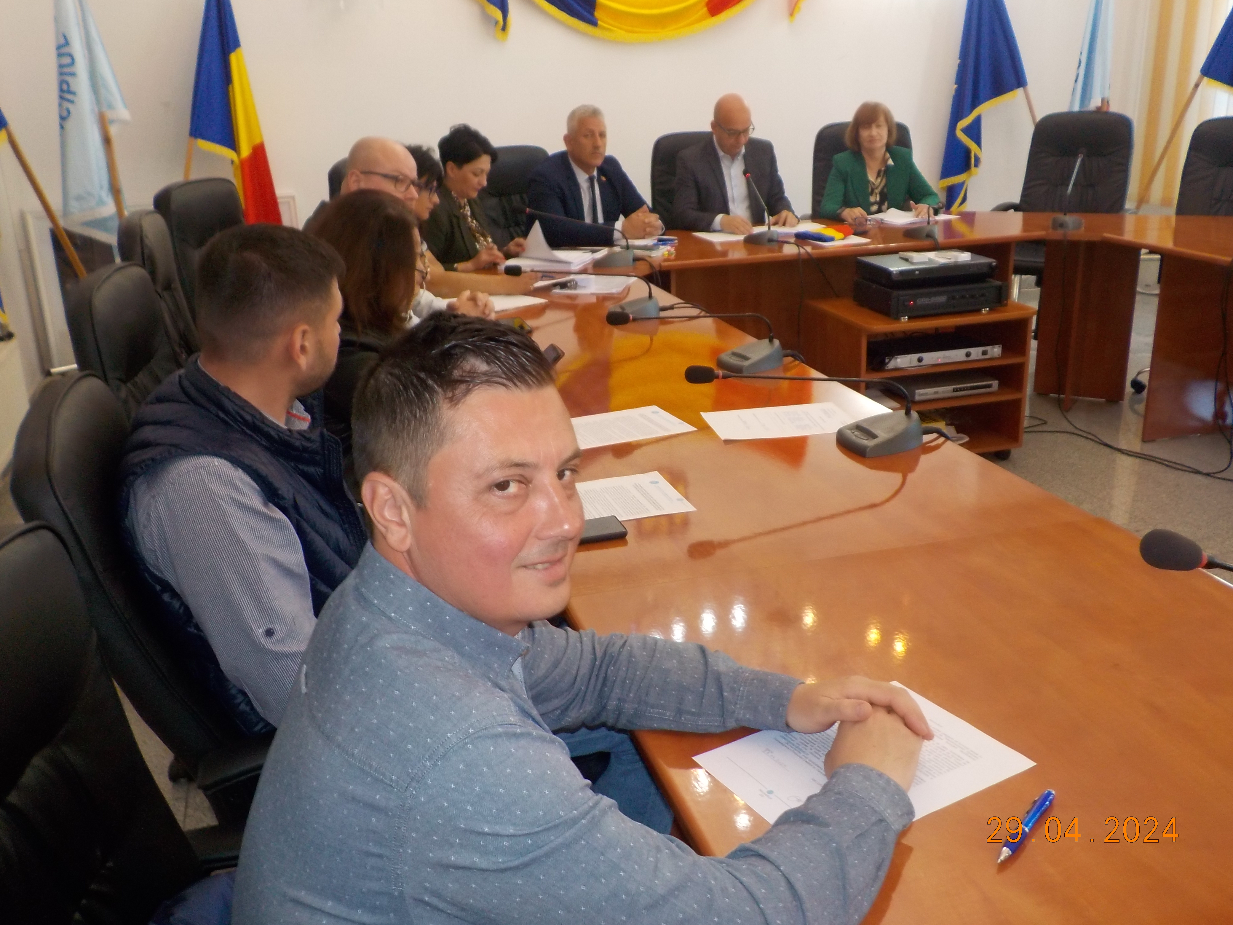 Vulcan. Esti membru, dai banul