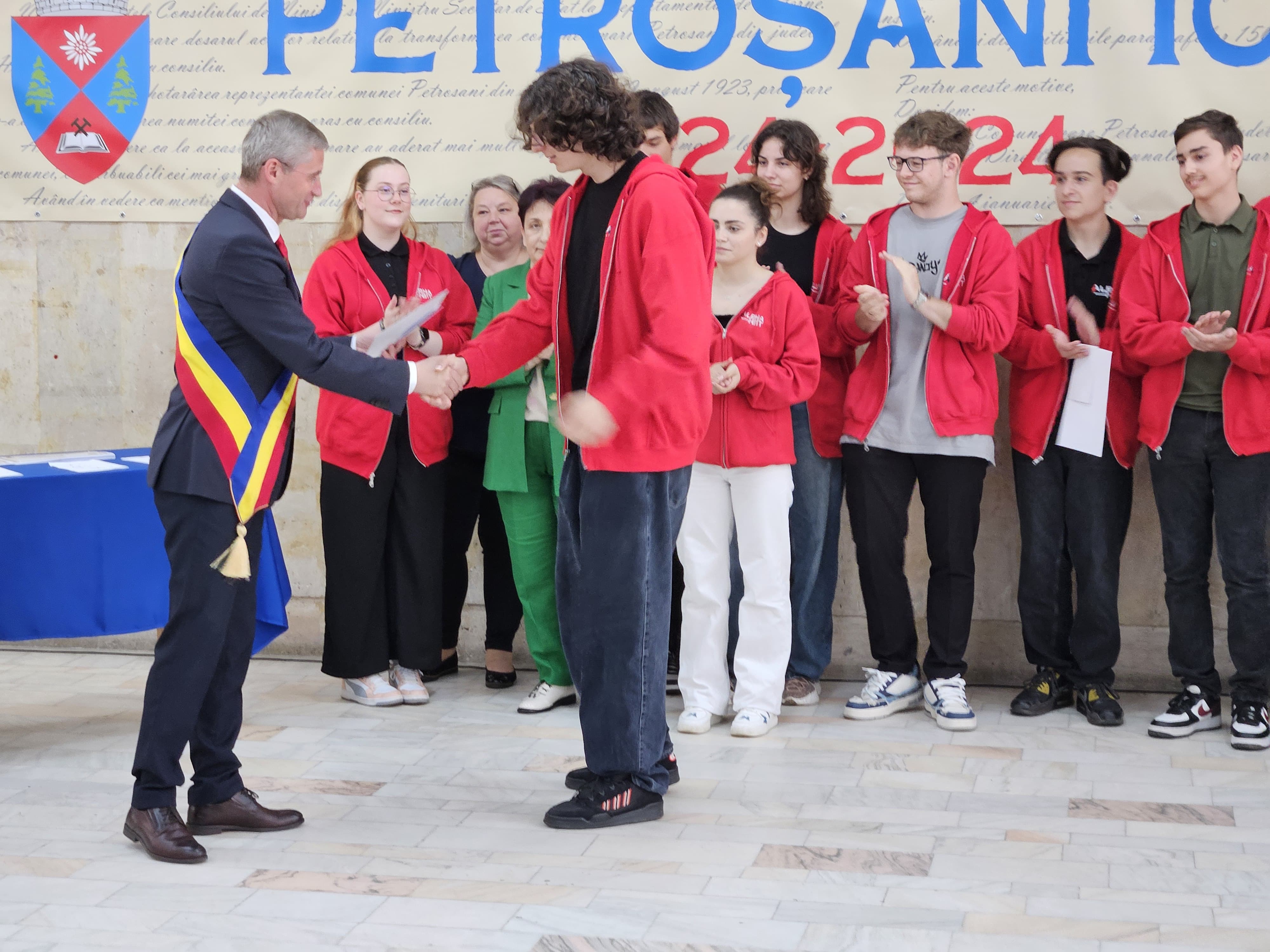 Primarul Tiberiu Iacob-Ridzi a premiat excelenta