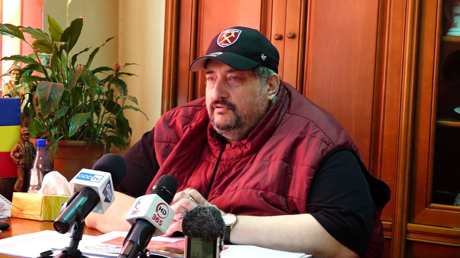 Minerii cer prelungirea activitatii la Lonea si Lupeni