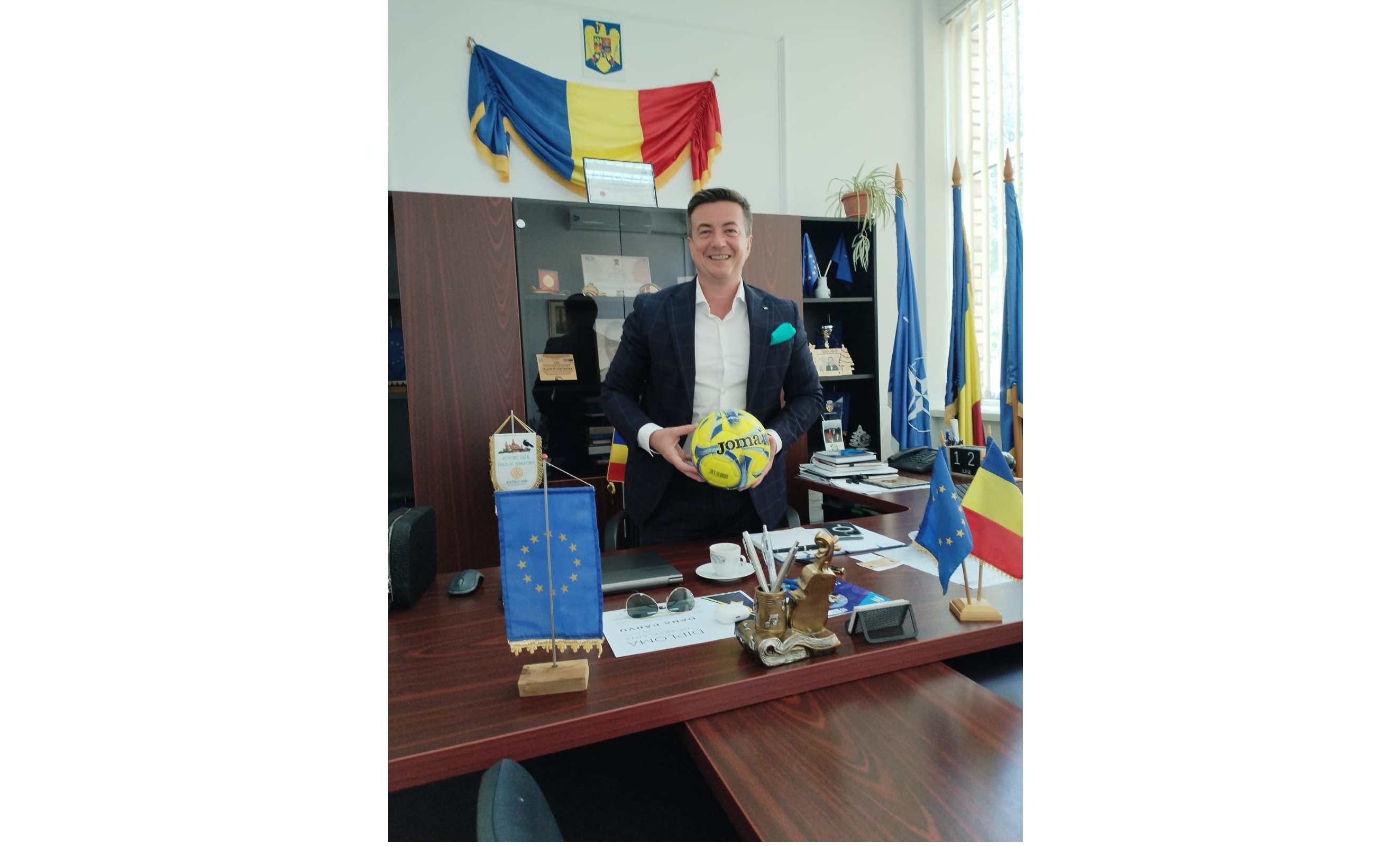 Decanul Ovidiu Gelu Tirian are peste 60 de meciuri arbitrate in Valea Jiului 