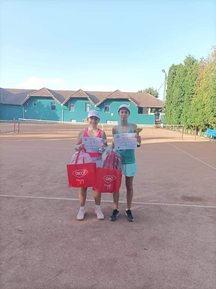Tenis de camp. Memorialul „Lunella Maier si ~  Dariana Roata - pe podium