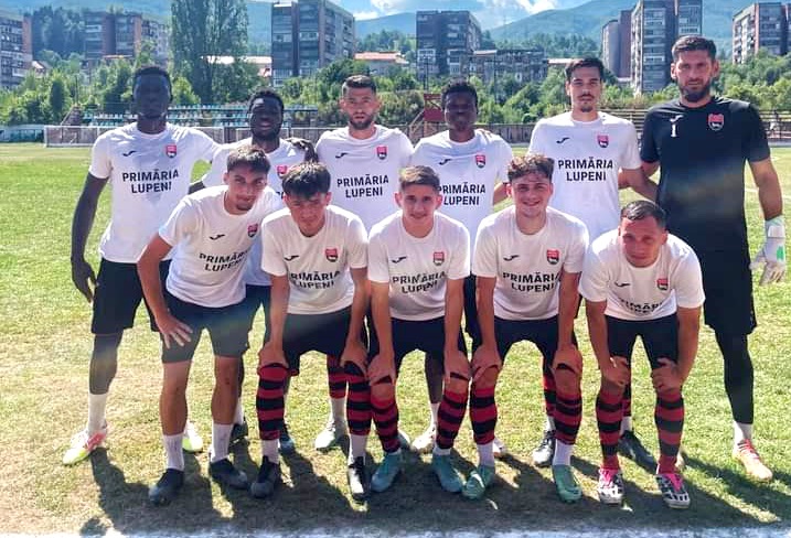 Fotbal. Liga 3. Primul meci al lupenenilor