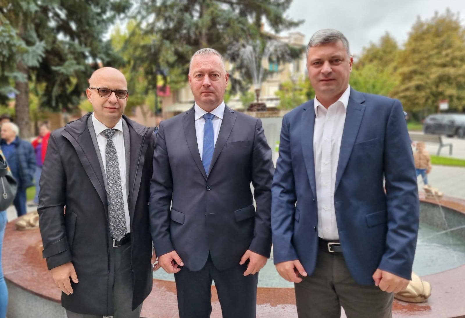 Cristian Resmerita si-a depus candidatura pentru un nou mandat de senator. Obiectivul principal – dezvoltarea judetului Hunedoara