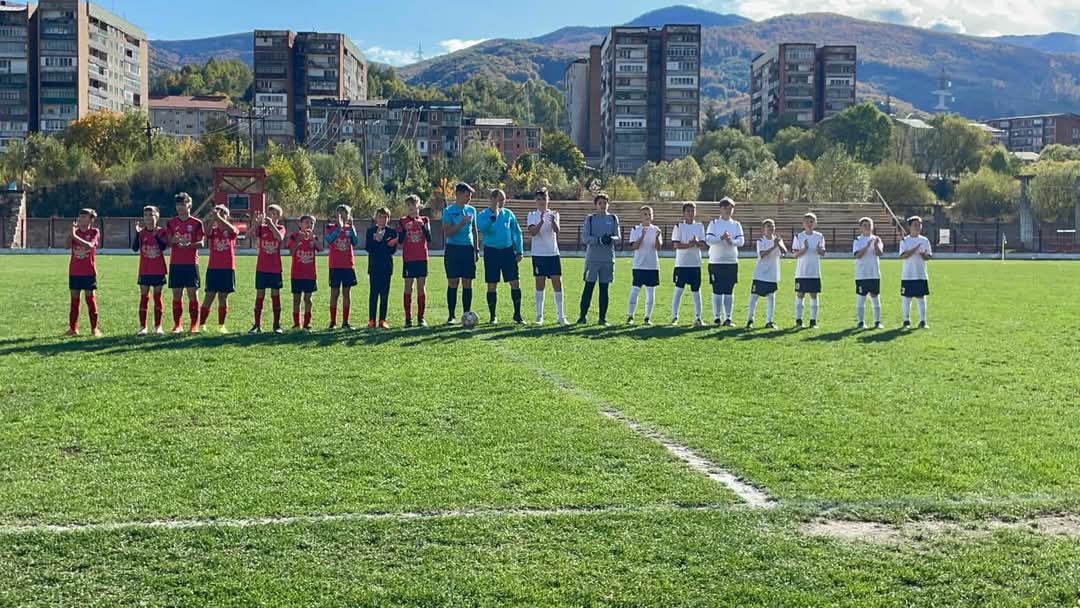 Fotbal. Juniori U13 / Si lupenenii mici sunt pe val