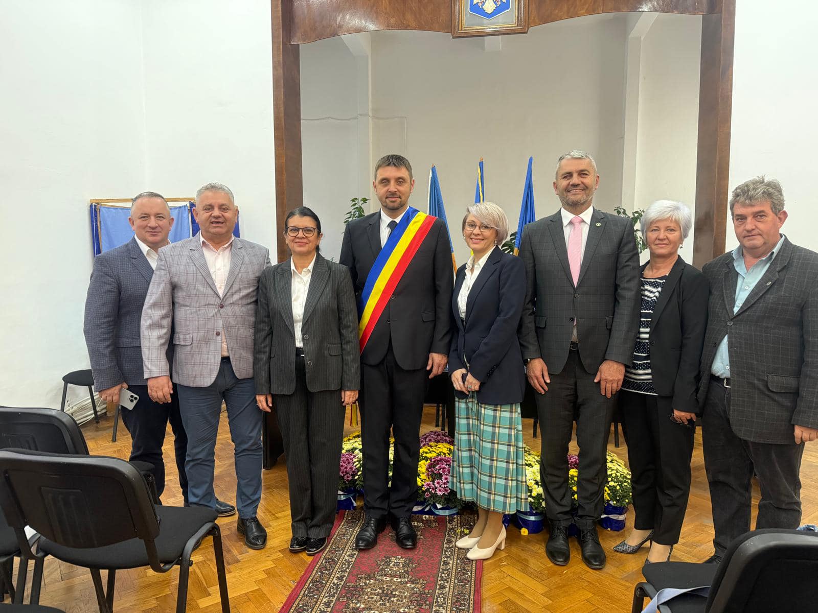 Deputatul Vetuta Stanescu, presedintele PNL Hunedoara, la ceremoniile de investire a primarilor din Simeria, Vetel si Geoagiu