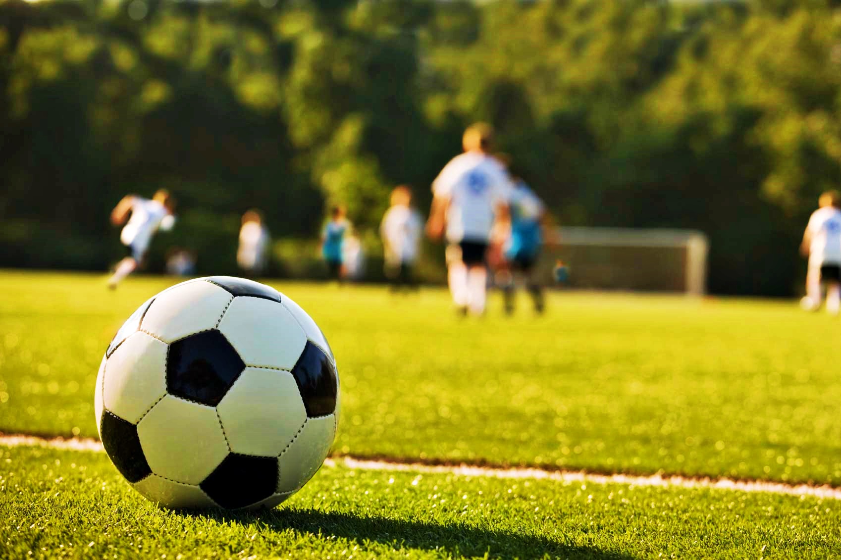 Fotbal. Liga 4 / Etapa fara surprize