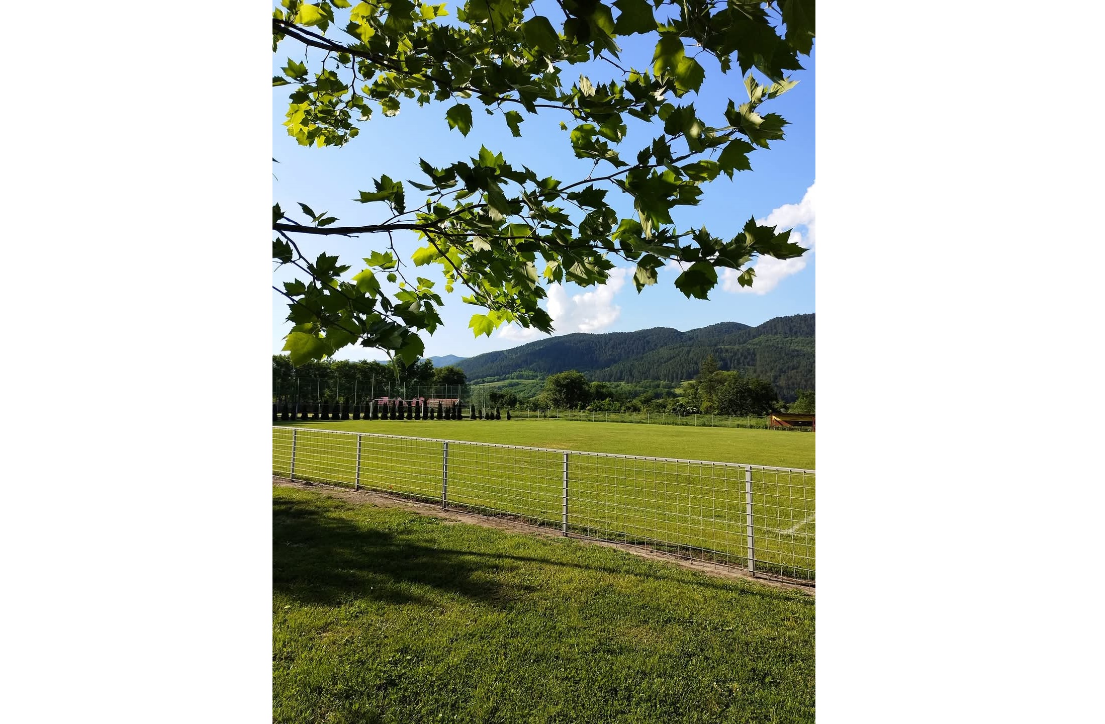 Fotbal. Liga 5 / Fotbal mic – la foc continuu