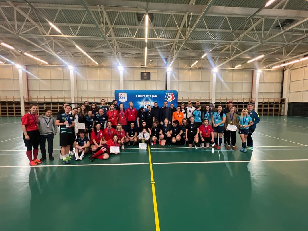 Un eveniment reusit: Turneul de iarna Old-Boys si fotbal feminin