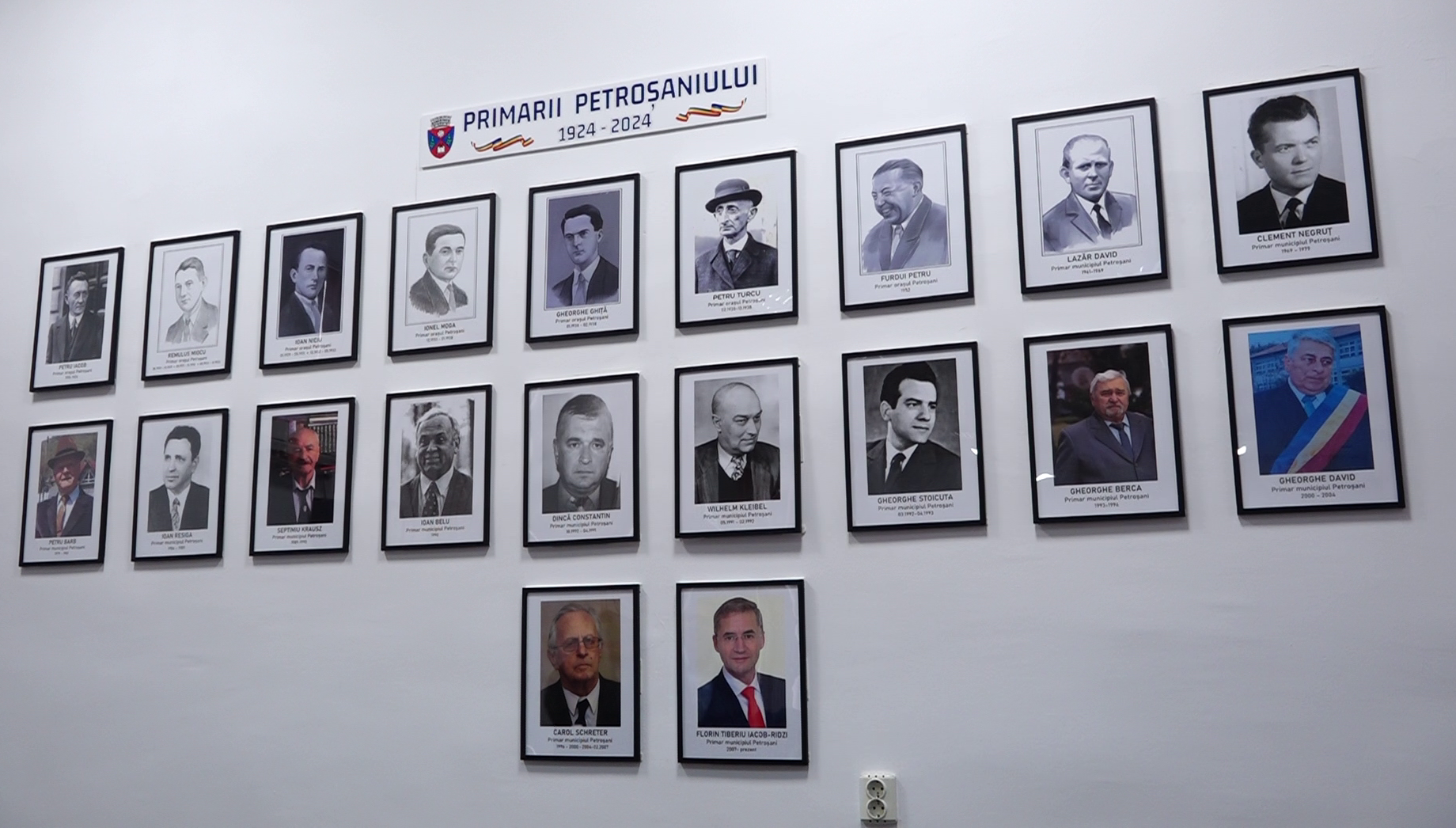 1924-2024. Petrosani 100. Placa omagiala si o galerie a primarilor