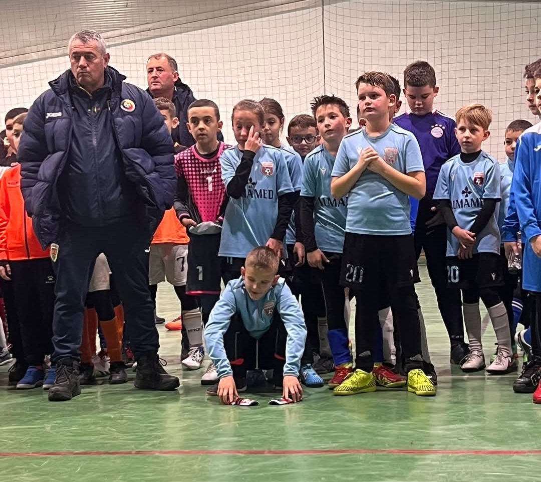 A fost Cupa Mos Craciun / Anul fotbalistic in judetul Hunedoara s-a incheiat intr-o atmosfera plina de bucurie si pasiune pentru sportul rege!