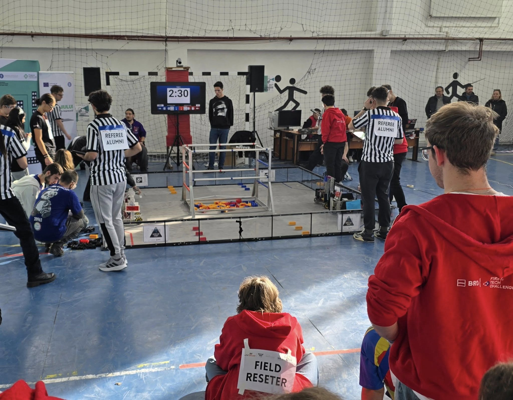 Petrosani / Competitia robotilor