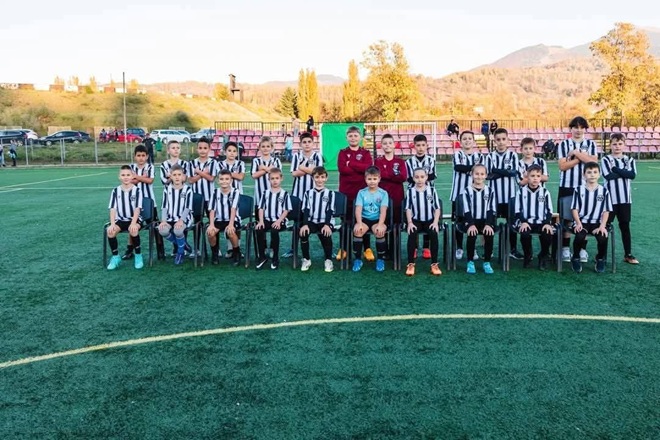Fotbal. Juniori U 11. Victorie zdrobitoare pentru jiulisti