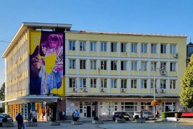 La finalul lunii,. Bursa locurilor de munca
