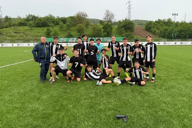 Fotbal. Juniori U19. Jiulistii – campioni