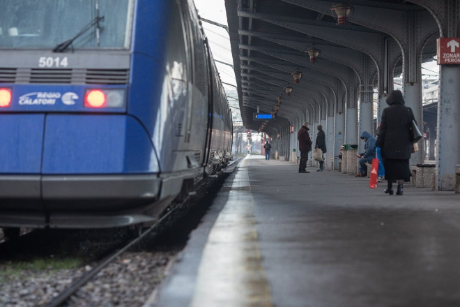 Din „realizarile” Guvernului Bolojan. Tren rupt in doua la Merisor