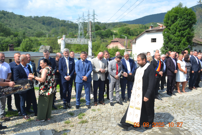 Vulcan. Rugaciuni si flori si pentru militarii care nu au mai apucat sa fie lasati la vatra