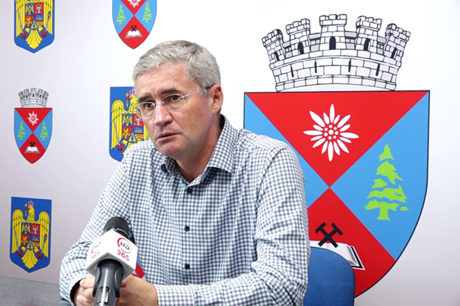 Comasare la Scoala 7 din Petrosani. Ce ramane si ce se schimba