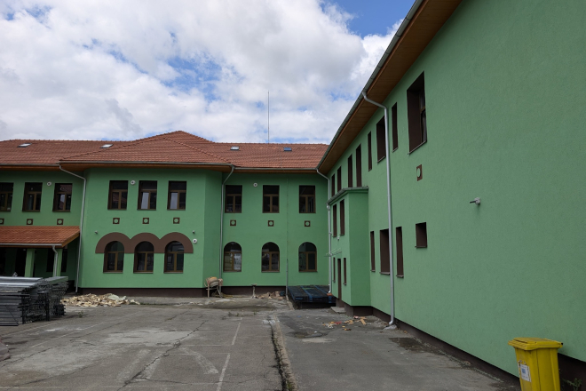 Scoli ca noi la Petrosani: Colegiul National “Mihai Eminescu” si Scoala Gimnaziala “I.G. Duca”, modernizate cu fonduri europene