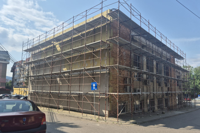 Petrosani. Doua cladiri publice, in curs de modernizare prin PNRR