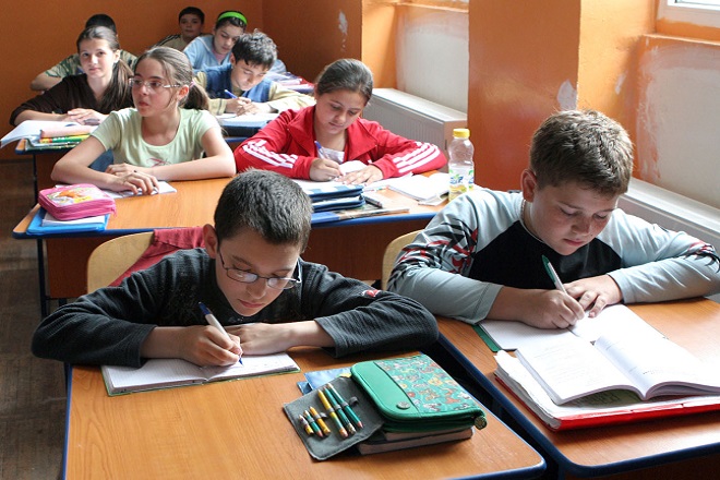 Bravo, profesorilor! Scoala nu incepe luni in judetul Hunedoara