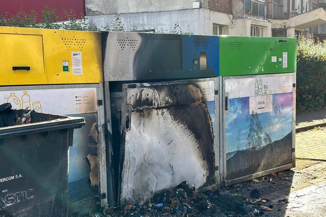 Inca o insula ecologica vandalizata la Petrosani! Al treilea caz intr-un timp foarte scurt