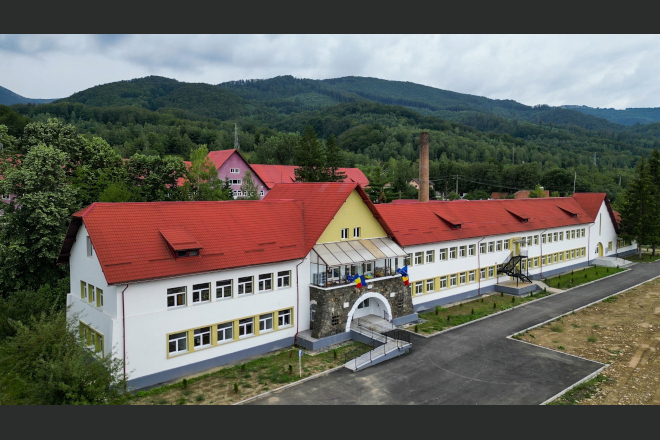 Liceul Tehnologic Lupeni, complet modernizat cu fonduri europene