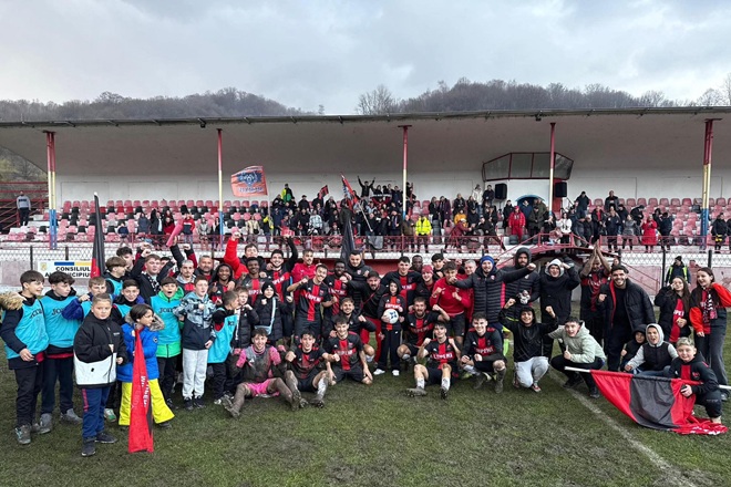 Fotbal. Liga 3. „Lupii si ~ au muscat de patru ori
