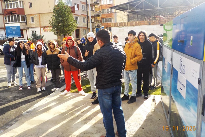 Uricani. Secventa din campania de constientizare a elevilor