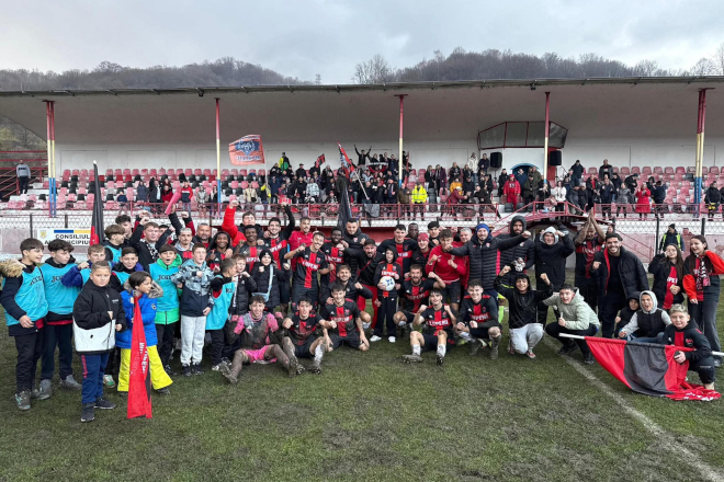 Fotbal. Liga 3. Cinci victorii consecutive pentru lupeneni