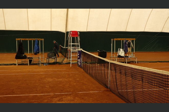 Tenis de camp. Petrosaniul - gazda turneului international U12
