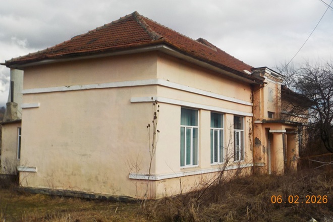Vulcan. Pledoarie pentru o cladire, simbol al satului, ajunsa intr-un hal fara de hal