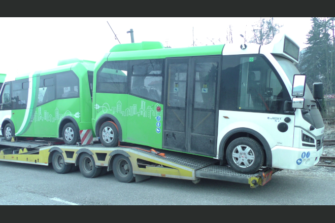 Primele autobuze electrice au ajuns la Lupeni