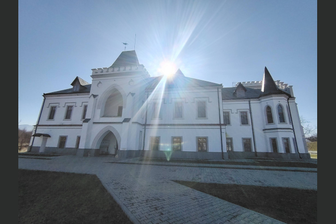 Langa Hateg. Incursiune in istorie la Castelul Nopcsa