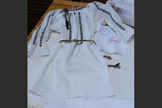 Trusouri de botez autentice, made in Valea Jiului