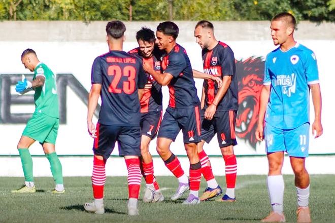 Fotbal. Liga 3. Lupii musca fara mila