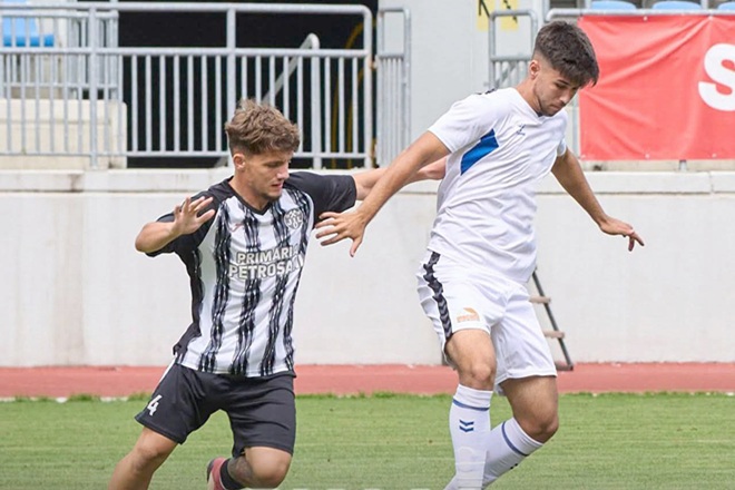 Fotbal. Liga 3. Jiulistii,  si ~articulati si ~ la Severin