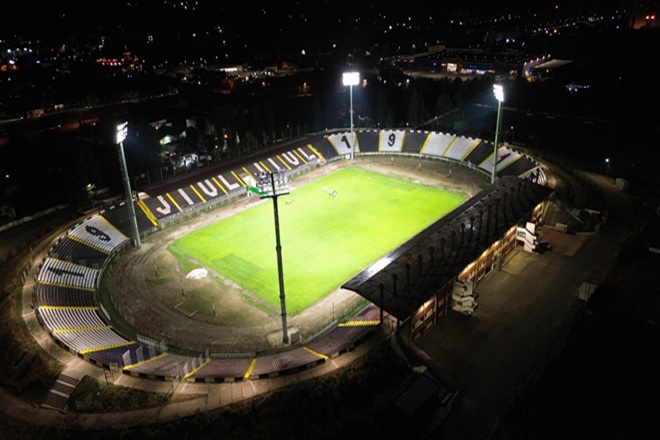 Sarbatoare fotbalistica in Valea Jiului. Derbi in nocturna