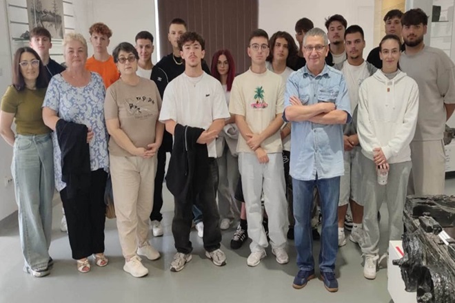 La Muzeul Mineritului din Petrosani si la Pestera Bolii. Elevii Colegiului Economic „Hermes” au marcat ZEP