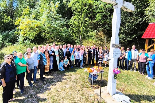 Uricani. Petrecerea traditionala a romanilor de pe o parte si cealalta a muntelui