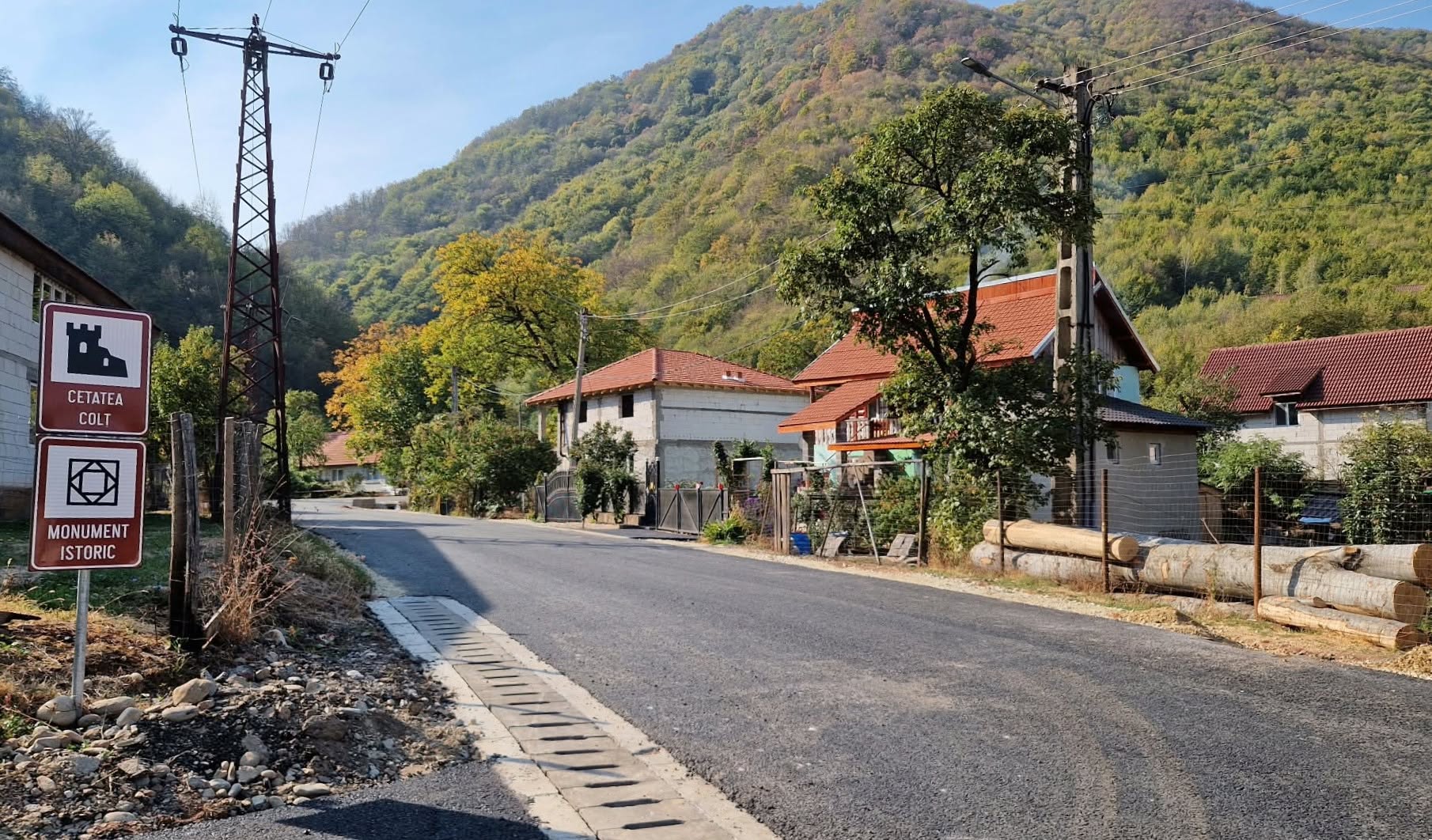 Drumul spre Rausor intra intr-o noua etapa de modernizare. Investitia de 6,8 milioane de lei va fi finalizata in noiembrie 