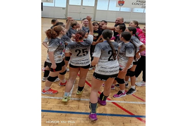 Handbal. Junioare U15, U17, U19. ​Evolutie excelenta pentru hunedorence