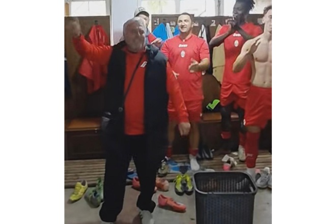 Fotbal. Liga 4. Spectacol pe teren si in vestiar