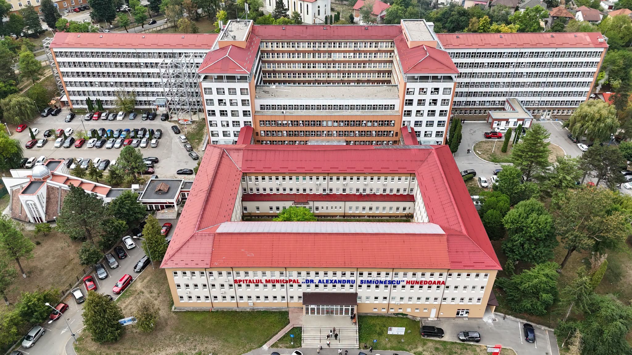 Lucrarile de eficientizare energetica a Spitalului din Hunedoara continua. Cele mai multe interventii au fost finalizate